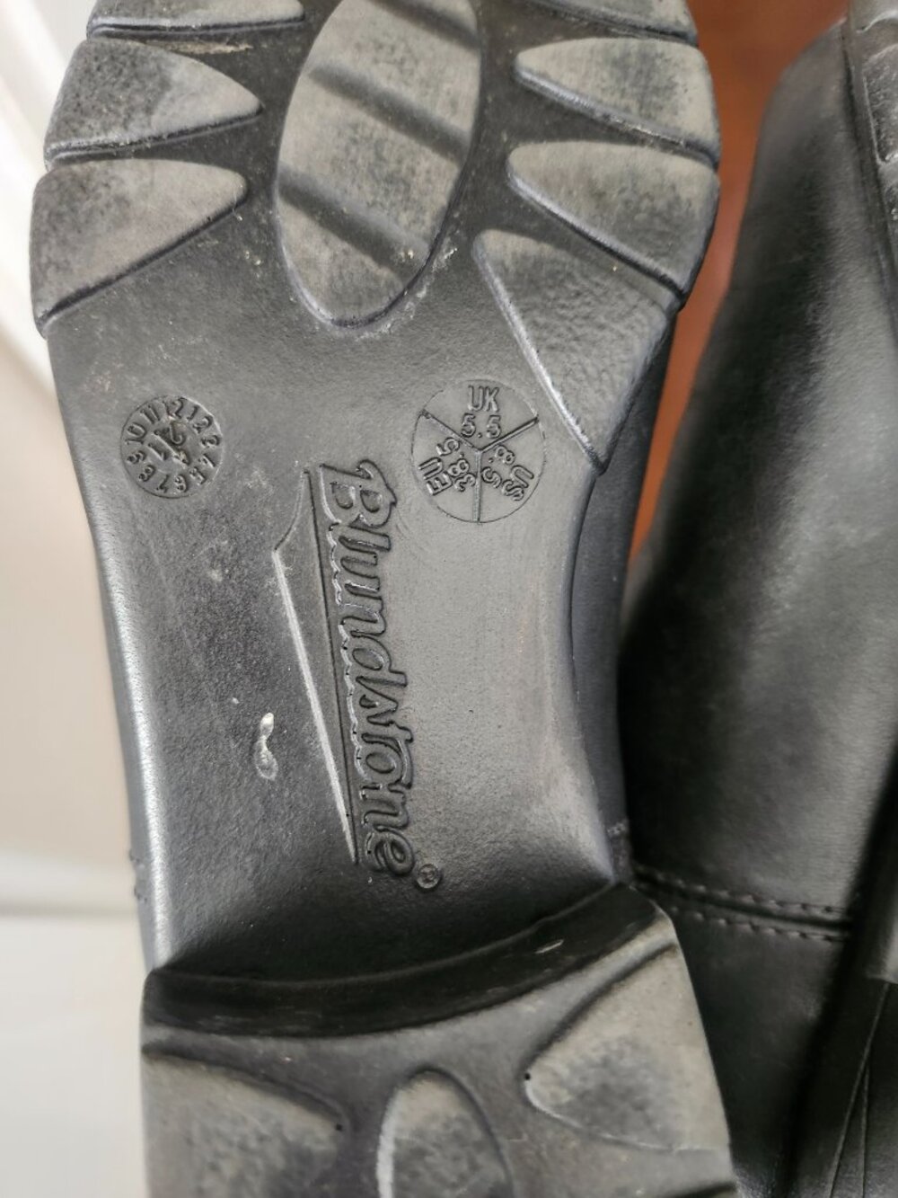 Blundstone heel chelsea black boots in women's size US 8.5 - Picture 8 of 8